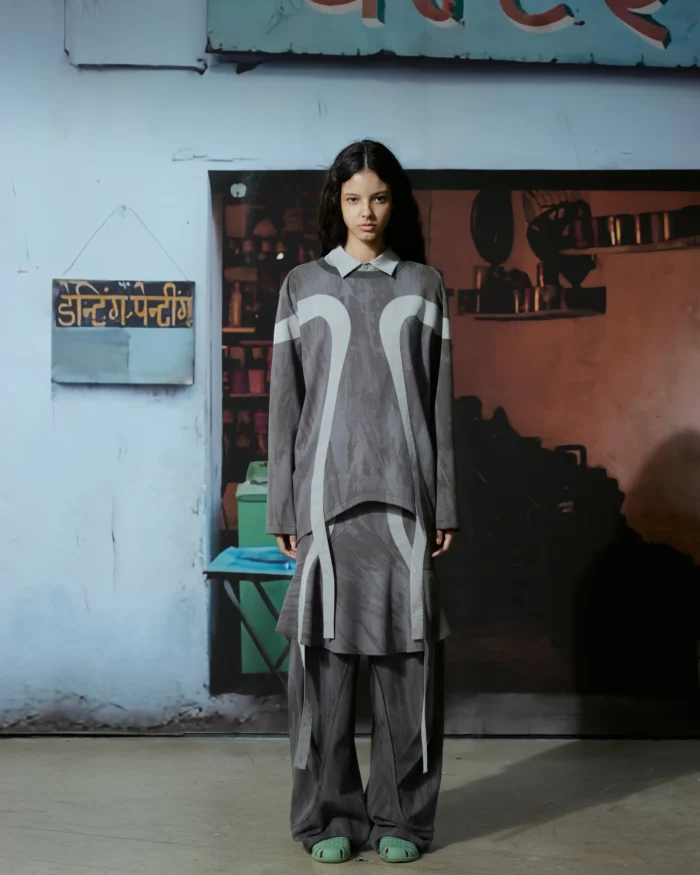 “MUD” BI-STRIP  SWEATER