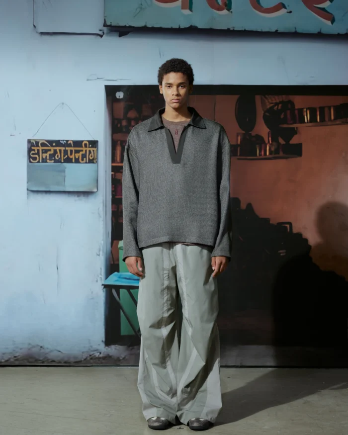 GREY  TEXTURED VNECK  SWEATER