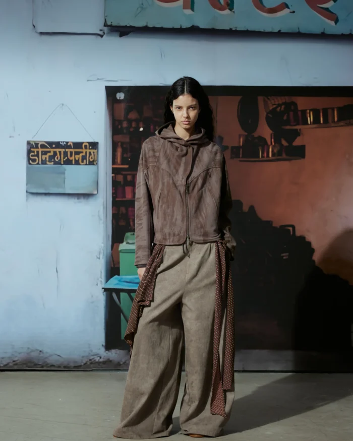 “MUD”  ASYMMETRICA L ZIP  SWEATER