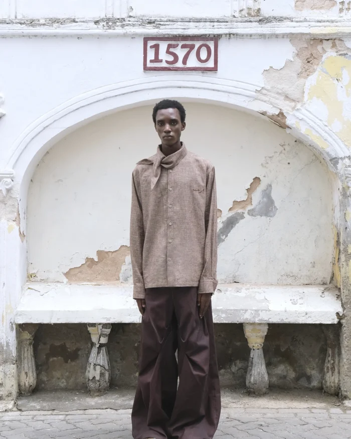 SELF-TIE COLLAR LINEN SHIRT