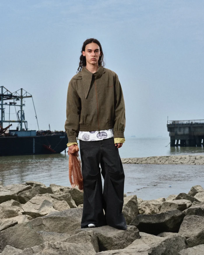 NAVY FOLD-UP DENIM BAGGY JEANS