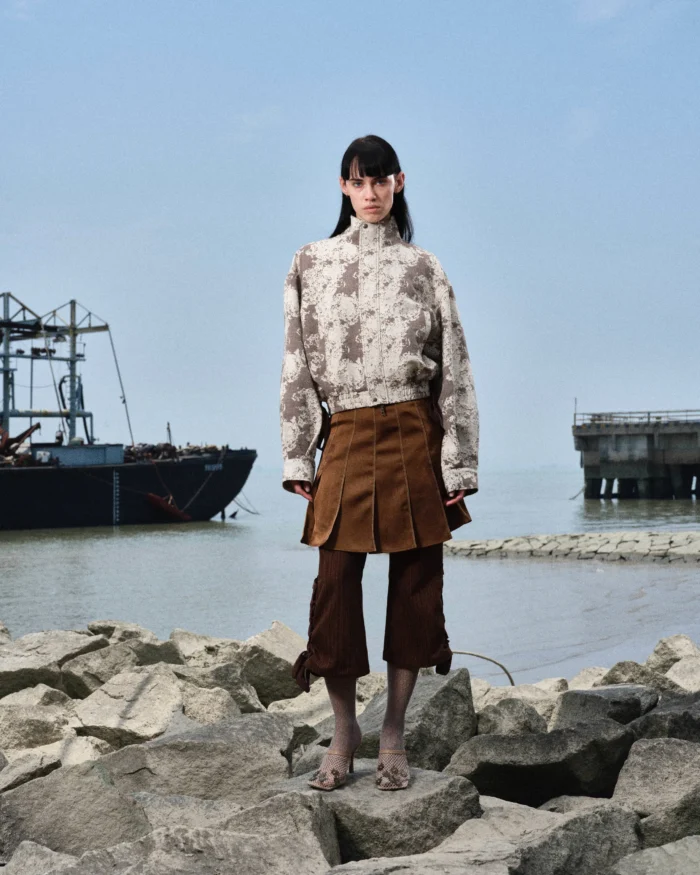 TEXTURED FLETTING CROPPED JACKET