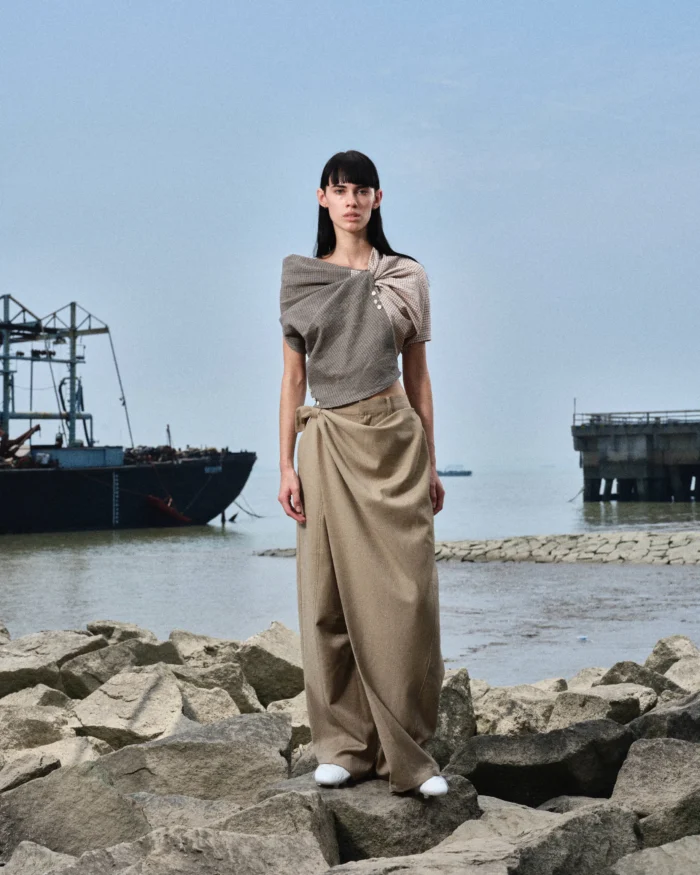 BEIGE WARP TUBE SUIT PANTS